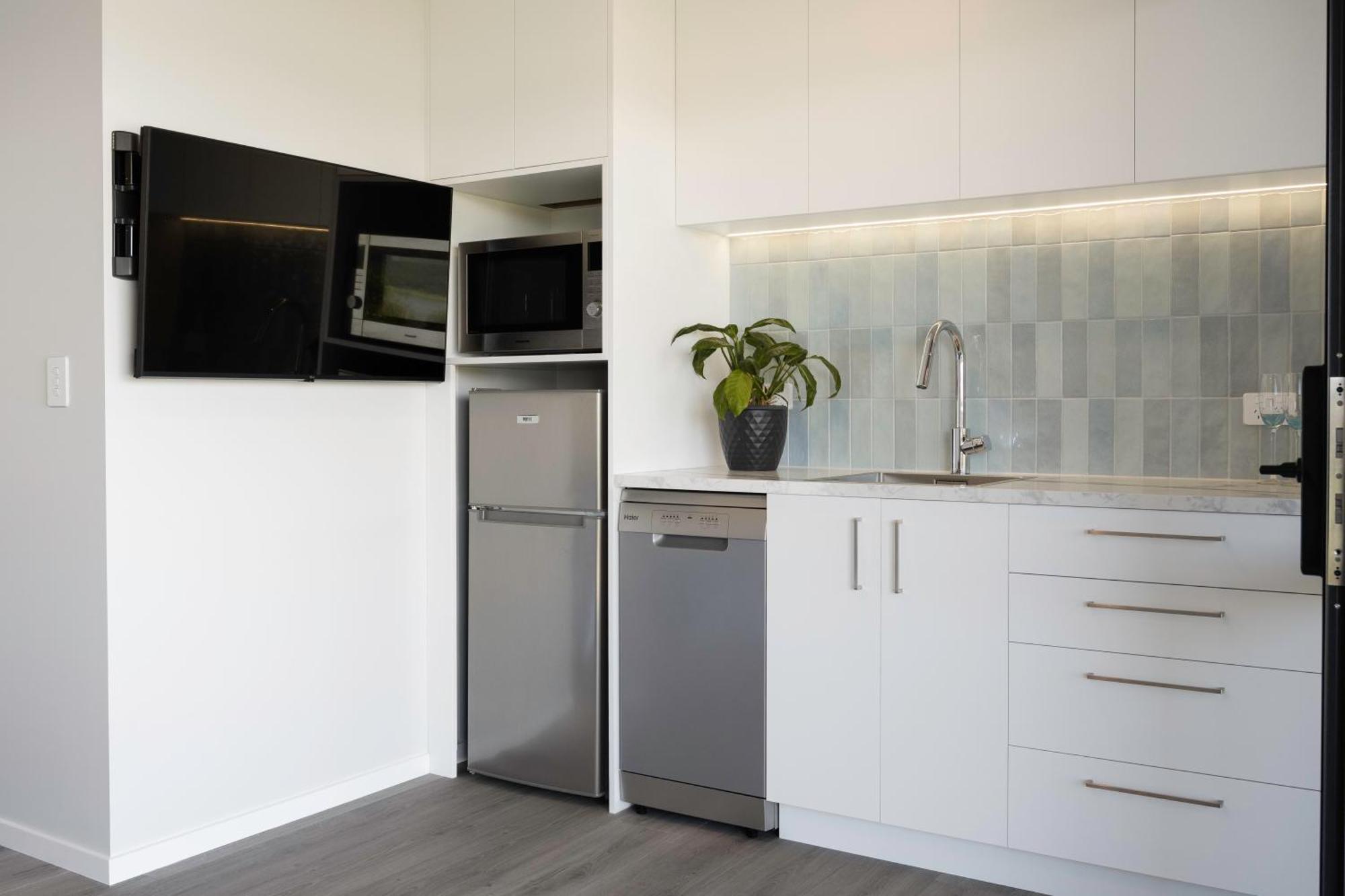Pukehina Estuary Sunset Views Townhouse & Studio Exterior photo