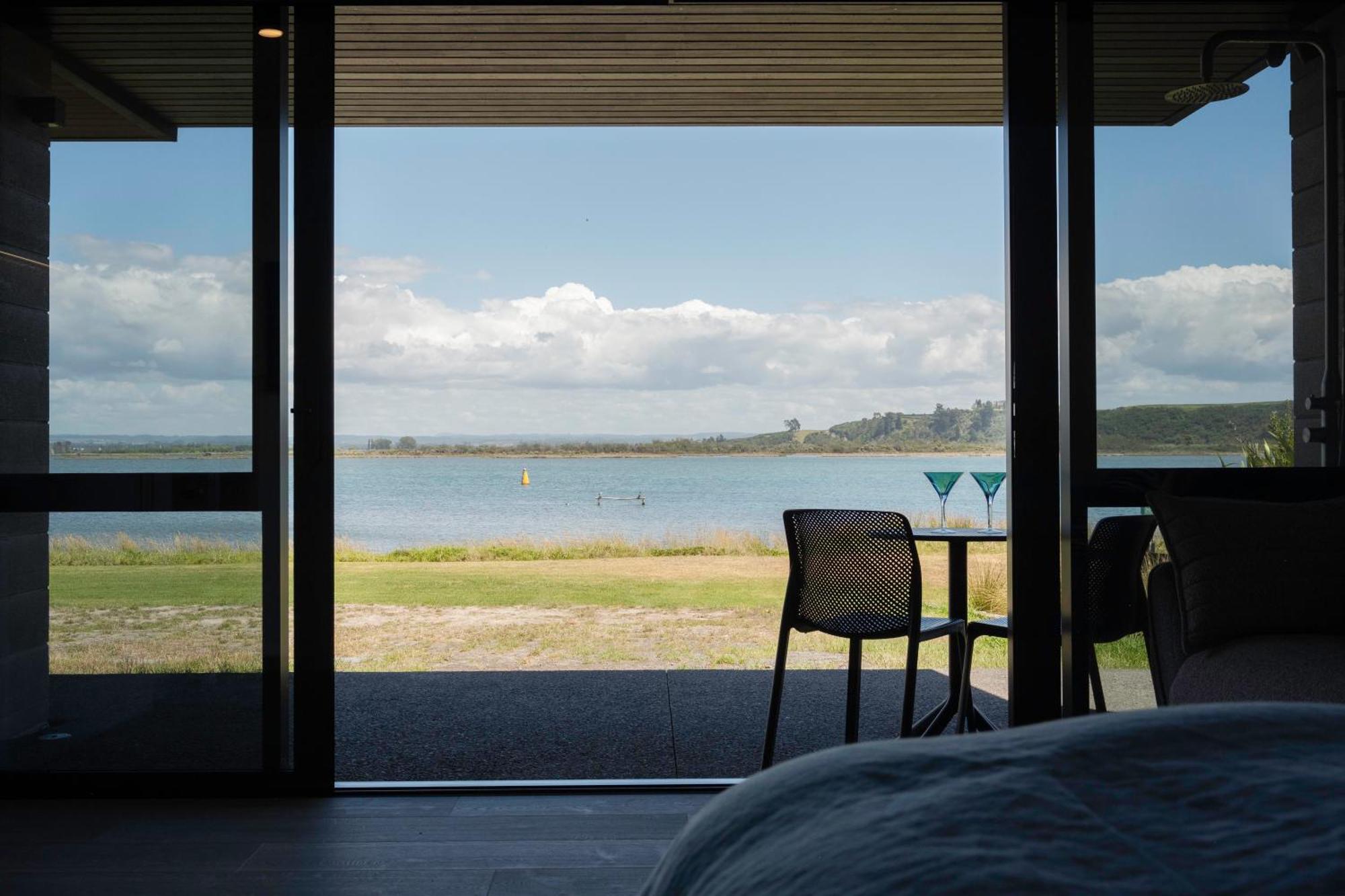 Pukehina Estuary Sunset Views Townhouse & Studio Exterior photo