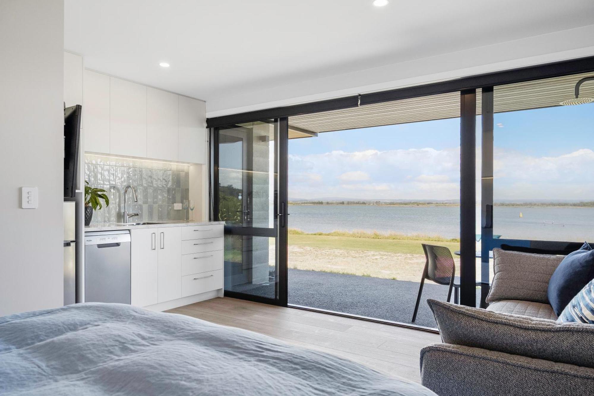 Pukehina Estuary Sunset Views Townhouse & Studio Exterior photo